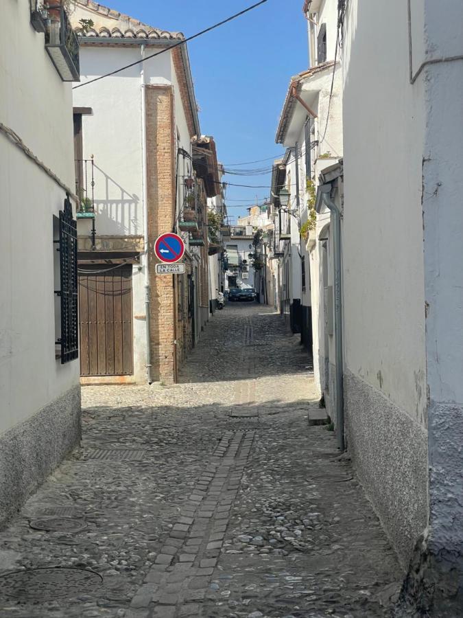 Placeta San Nicolas * Grenade